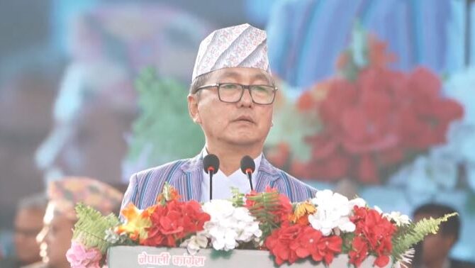 देश अँध्यारो सुरुङतर्फ प्रवेश गरेको छ, राजनीतिक तरलता झनै बढ्यो : लिङ्देन